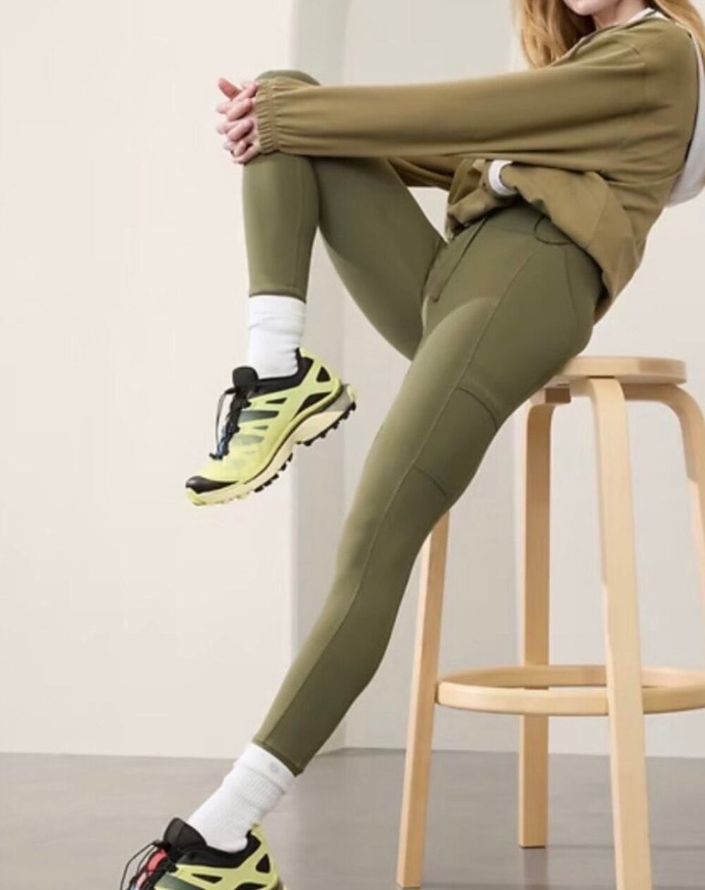 NWT Athleta Salutation Cargo Leggings Olive Green Medium Activewear Workout